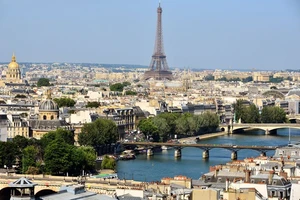 La Ville de PARIS...